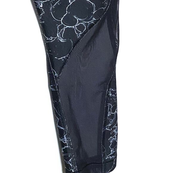 Under Armour Compression Heat Gear Black Leggings Capri Mesh Panel Womens XS - Picture 6 of 8